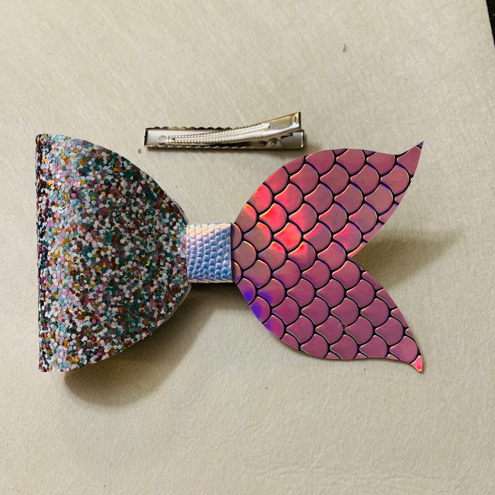 Mermaid inspired girl hair bow 🧜‍♀️